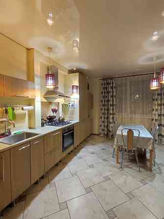 Калининский р-н. Парк Гулливер по бул.Шахтостроителей. 2 комнаты 30000 мес Донецк