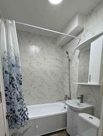 сдаю однушку на бульваре шахтостроителей Донецк