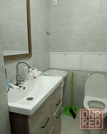 Сдаю 1 комнатную квартиру в Ленинском р-н, ул. Речная Донецк - изображение 1