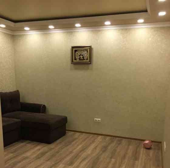 Сдаю трехкомнатную квартиру по ул. Независимости, Будённовский район Донецк