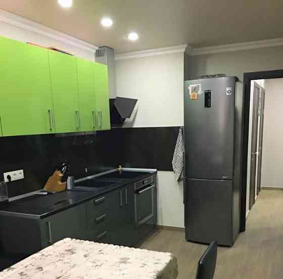 Сдаю трехкомнатную квартиру по ул. Независимости, Будённовский район Донецк