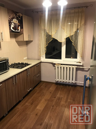 Продам 3ком крупногабаритная Текстильщик с ремонтом сш92 с мебелью и техникой ,комната гардеробная Донецк - изображение 5