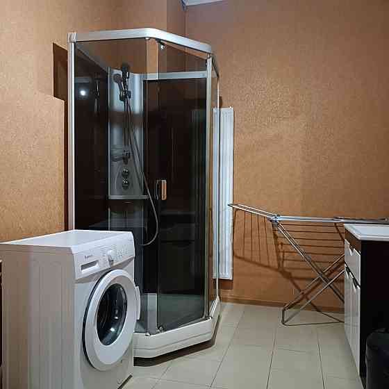 Сдам 2-х комн 100 м² в Новострое. Накопительный бак с насосом Всё необходимое есть Паркинг Консьерж Донецк