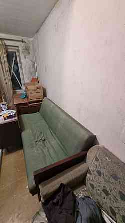 Отдам бесплатно диван старый Макеевка