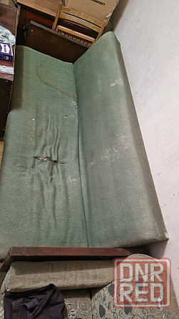 Отдам бесплатно диван старый Макеевка - изображение 1