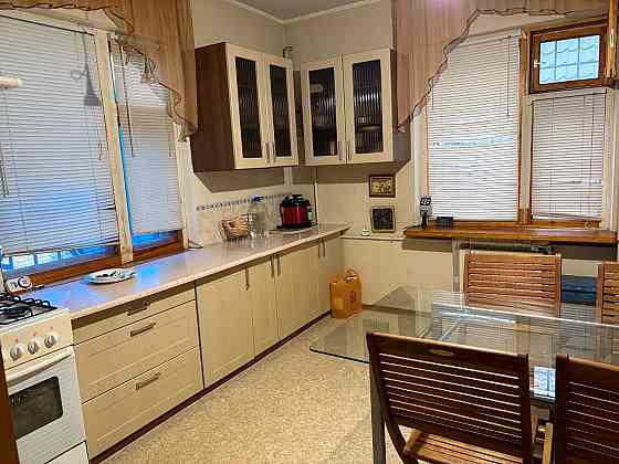 Сдам Дом в Куйбышевском р-не, пл. Бакинских Комиссаров. Всё есть. Накопительный бак. Гараж Донецк