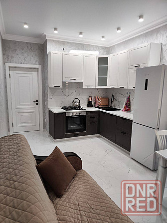 Сдаю 1 комнатную квартиру в Калининском р-не, ул. Разенкова Донецк - изображение 1