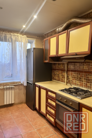 Продаётся трехкомнатная квартира в Левобережном районе Мариуполь - изображение 1