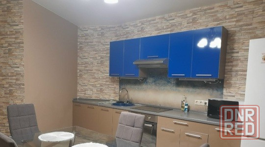 Сдаю двухкомнатную квартиру 65.0 м² этаж 5 город Донецк, Киевский район, проспект Титова Донецк - изображение 2