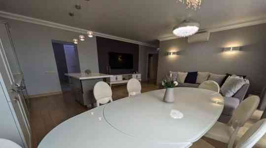 Предлагается стильная 3х комнатная квартира в центре Донецк