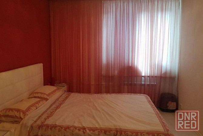 Сдаю двухкомнатную квартиру в Ворошиловском районе Донецка напротив площади Ленина. Донецк - изображение 4