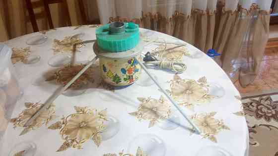 Ус тройство для вращения домашней новогодней ёлочки со светящимися гирляндами Донецк