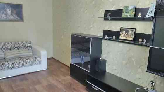 Сдаётся двухкомнатная квартира, на Текстильщике, ул. Петровского. Донецк