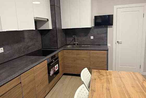 Сдаю однокомнатную квартиру в Ворошиловском районе напротив филармонии. Донецк