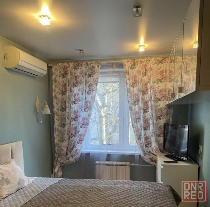 Сдаю двухкомнатную квартиру в Ворошиловском районе на Набережной Донецк - изображение 1