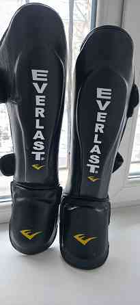 Продам Шлем кожаный с металлической решёткой + защита голени Донецк