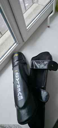 Продам Шлем кожаный с металлической решёткой + защита голени Донецк