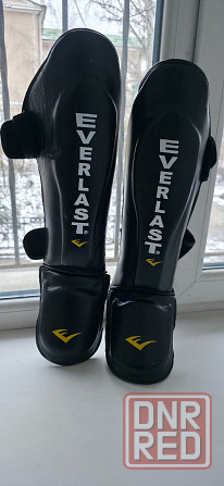 Продам Шлем кожаный с металлической решёткой + защита голени Донецк - изображение 5