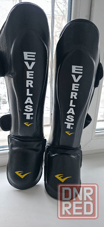 Продам Шлем кожаный с металлической решёткой + защита голени Донецк - изображение 4