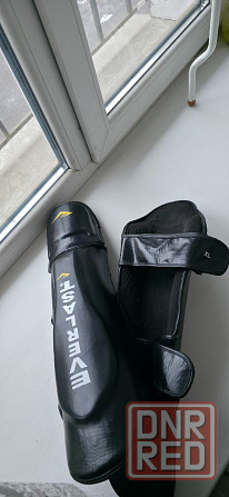 Продам Шлем кожаный с металлической решёткой + защита голени Донецк - изображение 6