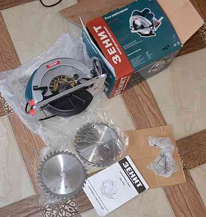 Продам циркулярную электрическую пилу Енакиево