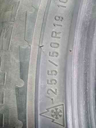 Продаю зимнюю резину 255 50 19 Донецк