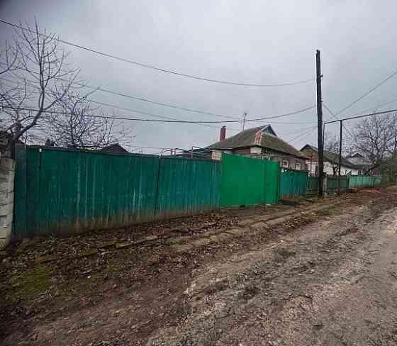 Продается приватизированный земельный участок с домом. Донецк