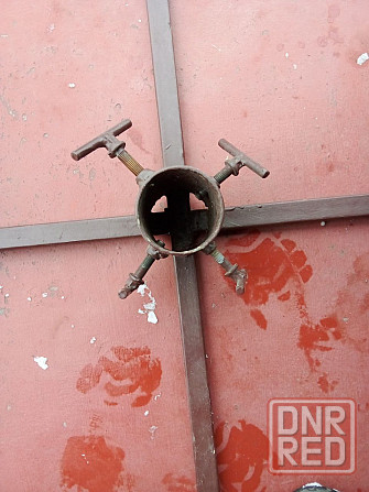 Подставка для живой елки, диаметр ствола 7.5 см, металл Донецк - изображение 2