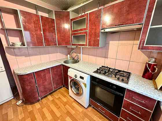 Сдаётся двухкомнатная квартира. Киевский район в районе донуги. Рядом тц донецк cити. Донецк