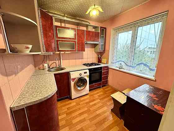 Сдаётся двухкомнатная квартира. Киевский район в районе донуги. Рядом тц донецк cити. Донецк