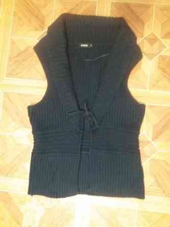 Продам жилет жилетку безрукавку р. 42-44 Донецк