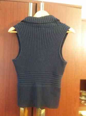 Продам жилет жилетку безрукавку р. 42-44 Донецк