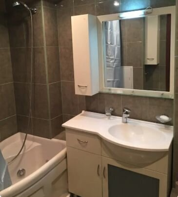 Двухкомнатная квартира в долгосрочную аренду, расположена в Калининском районе Донецк