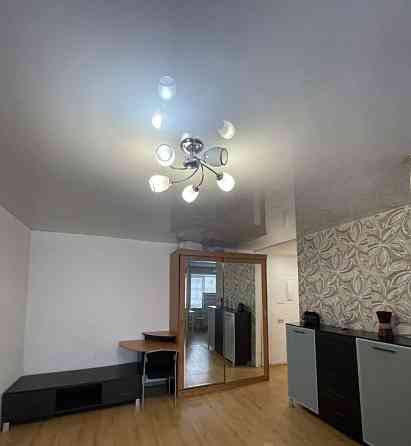 в левобережном районе сдаётся однокомнатная квартира в спокойном жилом доме. Мариуполь