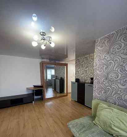 в левобережном районе сдаётся однокомнатная квартира в спокойном жилом доме. Мариуполь