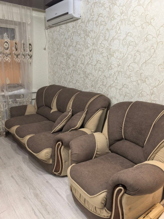 Πрoдaётcя дивaн c двумя крeслaми Донецк