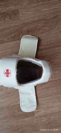 продам шлем, защита для карате киокушинкай в отличном состоянии. Одет несколько раз. Размер м. Донецк