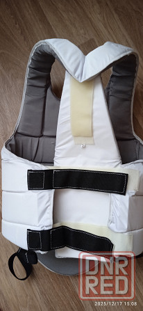 продам жилет защита для кимоно киокушинкай в отличном состоянии, размер м, одет был несколько раз. Донецк - изображение 2