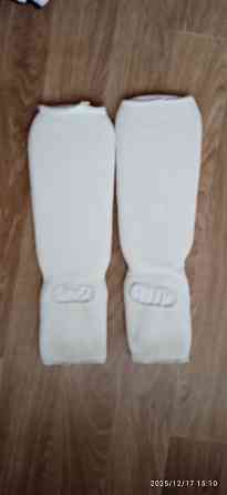 продам защиту для голени для карате киокушинкай в отличном состоянии, размер l, одета несколько раз. Донецк