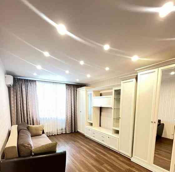 Сдаю двухкомнатную квартиру в Ворошиловском районе по Театральному проспекту. Донецк