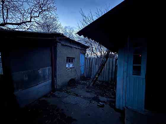 Продается пол дома на Алексеевке по ул.Советских танкистов д.8-а , печное и электроотопление , Донецк