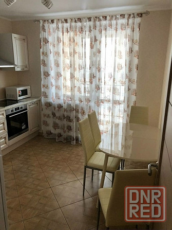 Сдаётся уютная двухкомнатная квартира в Донецке, Кировский район, Текстильщик. Донецк - изображение 1