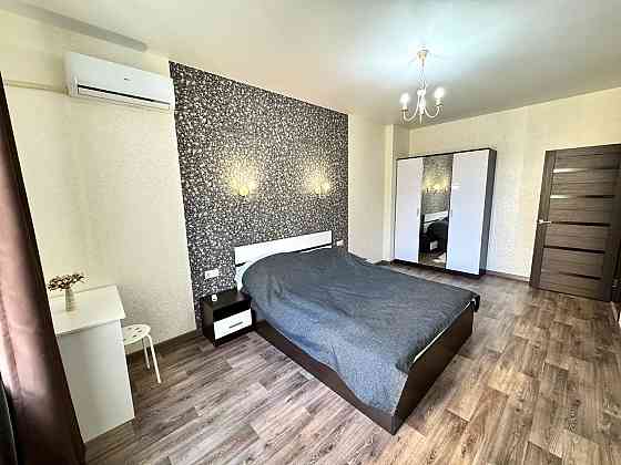 Сдаётся двухкомнатная квартира (студия + спальня). Ленинский район, Цирк Донецк