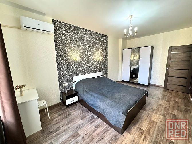 Сдаётся двухкомнатная квартира (студия + спальня). Ленинский район, Цирк Донецк - изображение 2