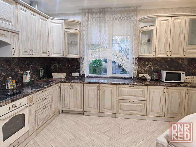 Собственник!!! Вода 24/7 Сдам 3-х комнатную квартиру студию 80 м². Калининский р-н Безалкогольный Донецк - изображение 1