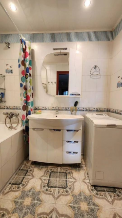 3-х комнатная квартира в Ленинском р-не Донецк