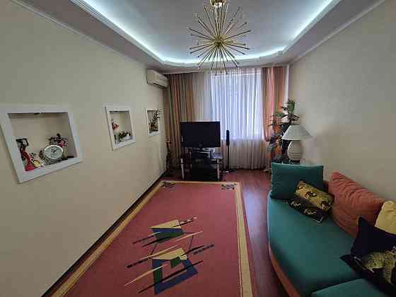 Продам 3х комн сталинку в центре города Донецк