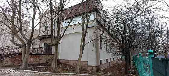 Сдам 1048 м² под Мед Центр, Офис в Ленинском р-не. Все коммуникации. Трафик. Ремонт. Своя парковка! Донецк