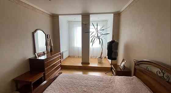 Продам 4х комн сталинку пл.Ленина Донецк