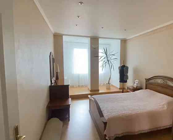 Продам 4х комн сталинку пл.Ленина Донецк